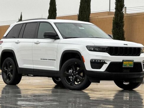 New 2025 Jeep Grand Cherokee Limited image 2