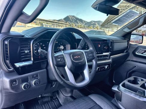 Used 2022 GMC Sierra 1500 Elevation w/ LPO, Elevation Black Package image 10