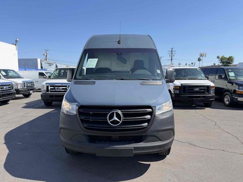 Used 2019 Mercedes-Benz Sprinter 144 image 8
