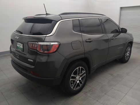Used 2018 Jeep Compass Latitude w/ Popular Equipment Group FWD image 9