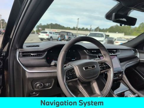 Used 2025 Jeep Grand Cherokee L Overland w/ Luxury Tech Group IV AWD/4WD image 32