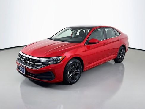 Certified 2022 Volkswagen Jetta SE FWD image 1