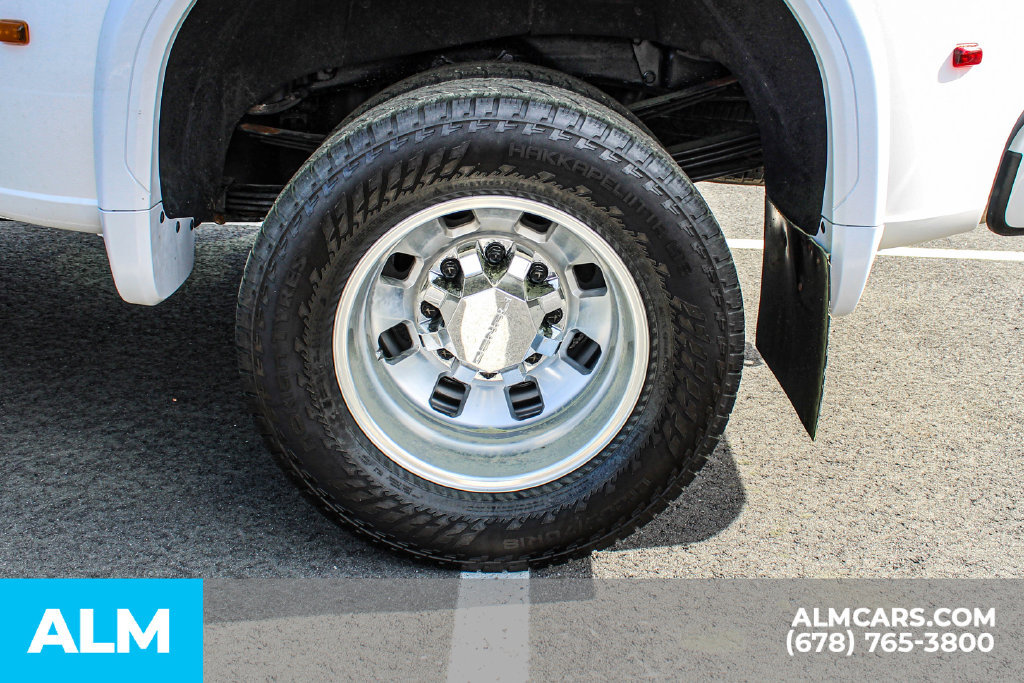 Used 2024 GMC Sierra 3500 Denali Ultimate AWD/4WD image 14