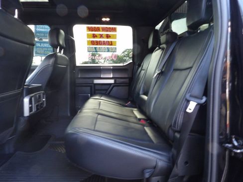 Used 2019 Ford F150 Lariat w/ Equipment Group 502A Luxury AWD/4WD image 10