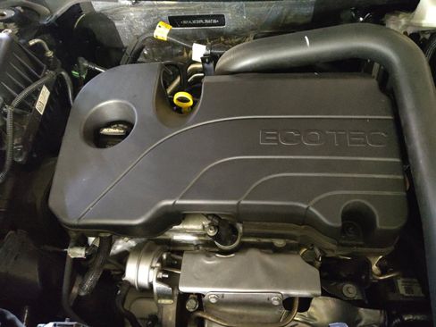 Used 2024 GMC Terrain SLE FWD image 30
