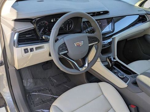 Used 2025 Cadillac XT6 Premium Luxury w/ LPO, Floor Liner Package image 10