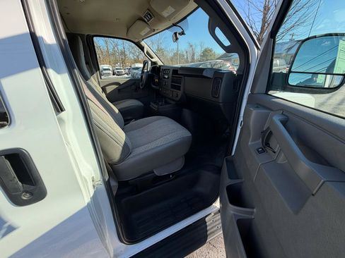 Used 2023 Chevrolet Express 3500 LS image 22