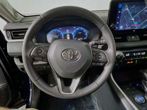 Used 2025 Toyota RAV4 Limited image 18