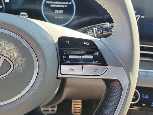 Certified 2025 Hyundai Elantra SEL FWD image 6