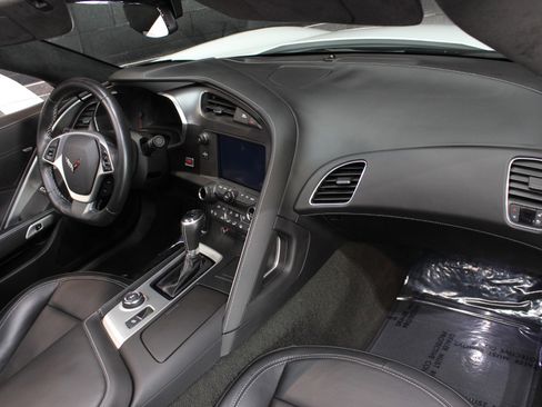 Used 2019 Chevrolet Corvette Stingray Coupe image 48