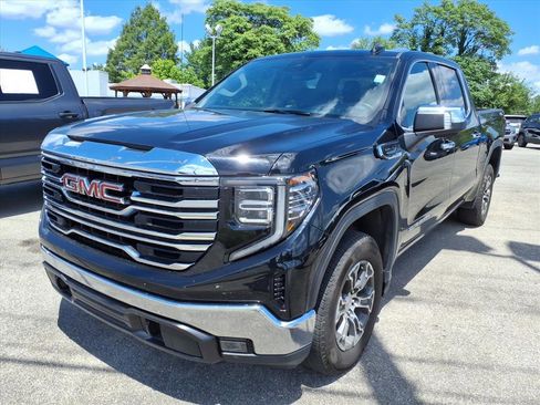 Used 2025 GMC Sierra 1500 SLT AWD/4WD image 1