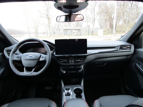 New 2026 Ford Escape ST-Line w/ Tech Pack #1 image 17