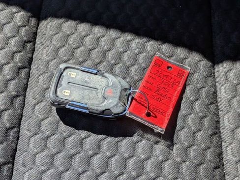 Used 2018 GMC Acadia SLE image 18