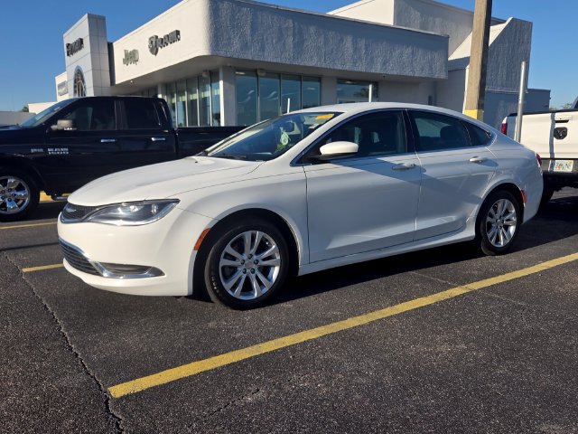 Used 2016 Chrysler 200 Limited FWD image 3