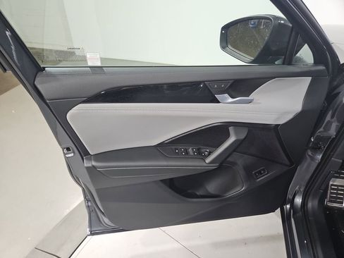 New 2026 Volkswagen Tiguan SE R-Line image 10