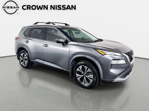 Certified 2021 Nissan Rogue SV w/ Premium Package FWD image 3