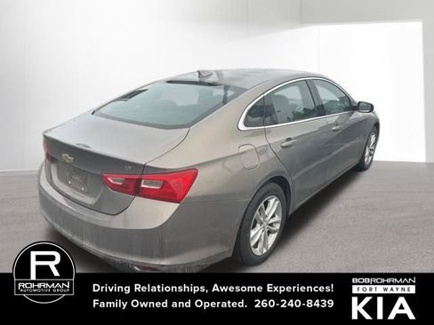 Used 2017 Chevrolet Malibu LT image 5