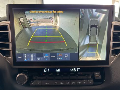 Used 2025 Toyota Tundra Limited image 25