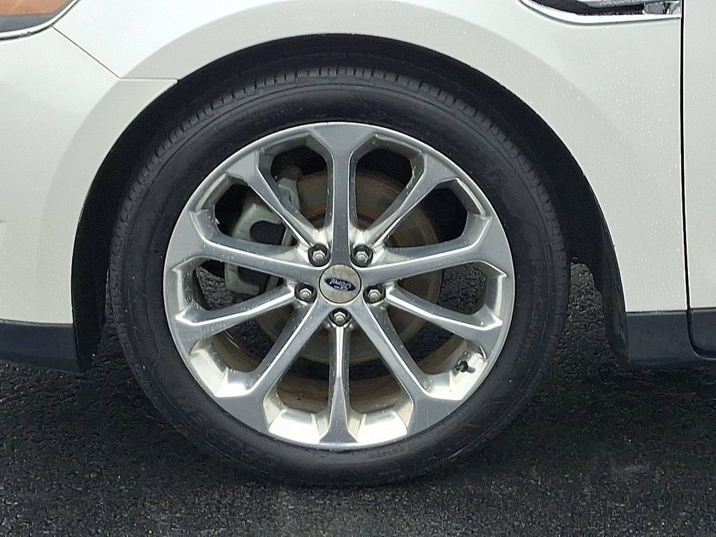 Certified 2018 Ford Taurus Limited AWD/4WD image 8