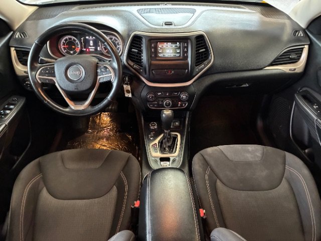 Used 2015 Jeep Cherokee Latitude AWD/4WD image 3