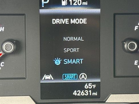 Used 2022 Hyundai Tucson SEL FWD image 25