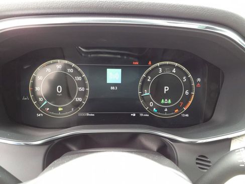 Certified 2026 Jaguar F-PACE R-Dynamic S image 17