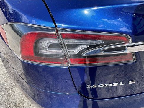 Used 2016 Tesla Model S 90D image 22