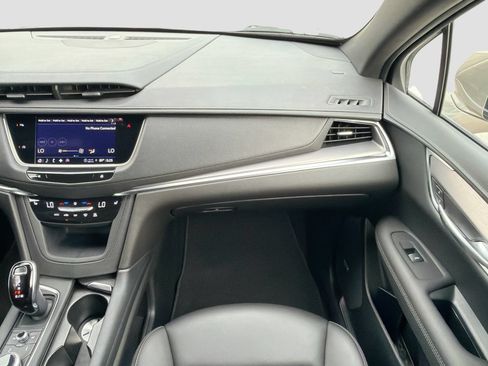 Certified 2023 Cadillac XT5 Luxury FWD image 16