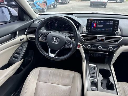 Used 2021 Honda Accord Touring image 16