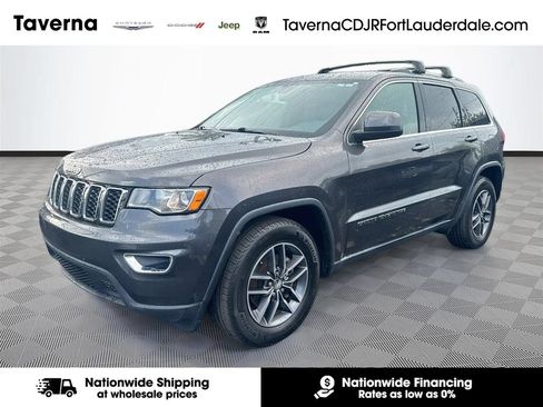 Used 2018 Jeep Grand Cherokee Laredo RWD image 1