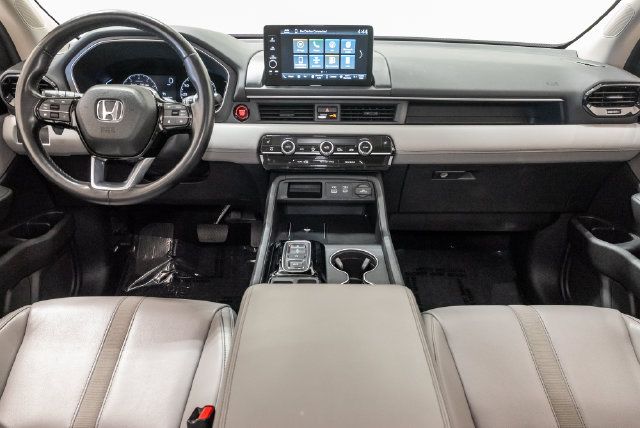 Used 2025 Honda Pilot EX-L image 31