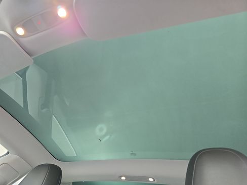 Used 2020 Tesla Model 3 Performance image 28