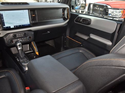 Used 2022 Ford Bronco Badlands image 17