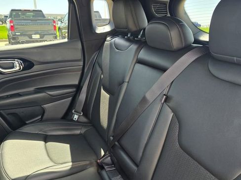 Used 2025 Jeep Compass Trailhawk image 29