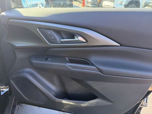 New 2026 Chevrolet Equinox EV LT image 23