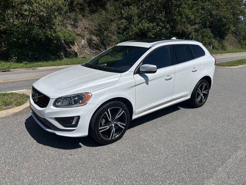 Used 2017 Volvo XC60 T6 R-Design w/ Climate Package AWD/4WD image 2