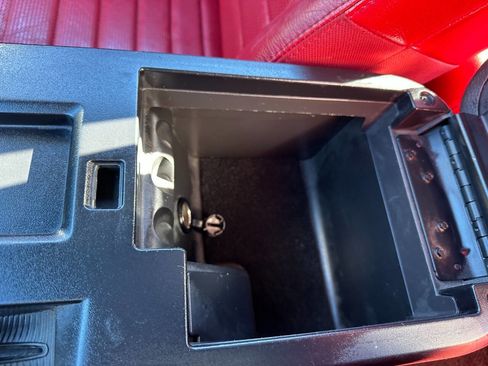 Used 2005 Ford Mustang GT image 38