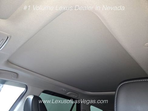 Used 2025 Honda Pilot Touring image 14