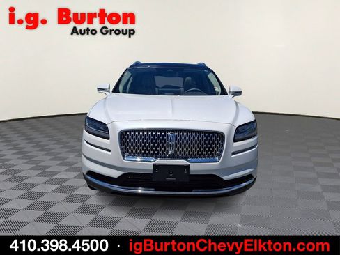 Used 2022 Lincoln Nautilus Reserve AWD/4WD image 2
