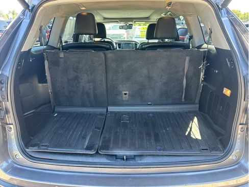 Used 2015 Toyota Highlander Limited Platinum AWD/4WD image 7