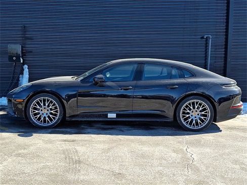 New 2025 Porsche Panamera 4 image 2