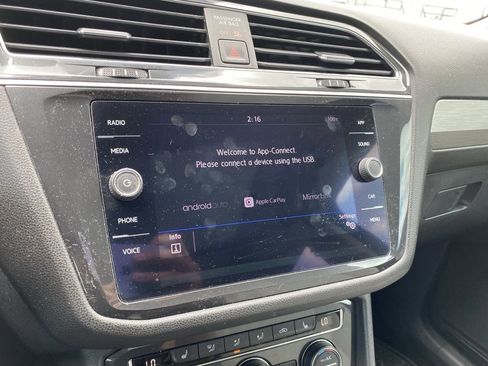 Used 2019 Volkswagen Tiguan SE w/ Panoramic Sunroof Package FWD image 7