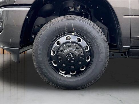 New 2026 RAM 3500 Laramie AWD/4WD image 29