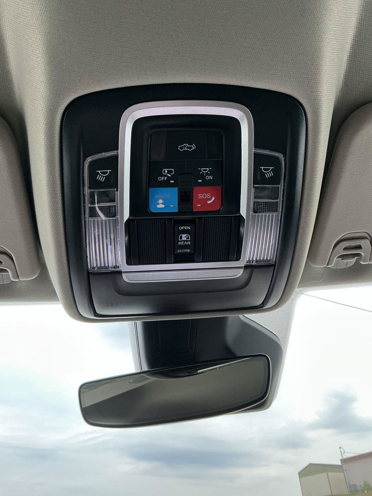 Used 2025 RAM 1500 Limited w/ Off Road Group AWD/4WD image 16