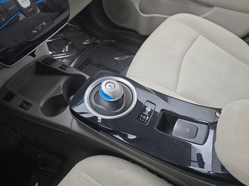 Used 2012 Nissan Leaf SL image 24