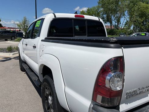 Used 2014 Toyota Tacoma 4x4 Double Cab w/ SR5 Package image 5