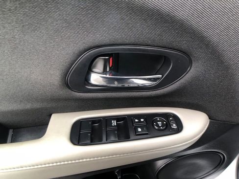 Used 2022 Honda HR-V LX image 19