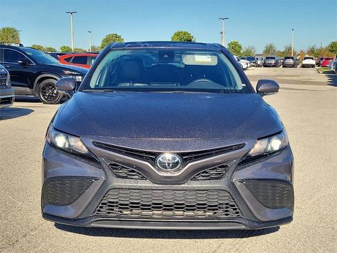 Used 2024 Toyota Camry SE image 11