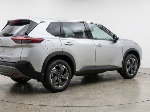 Used 2025 Nissan Rogue SV image 9