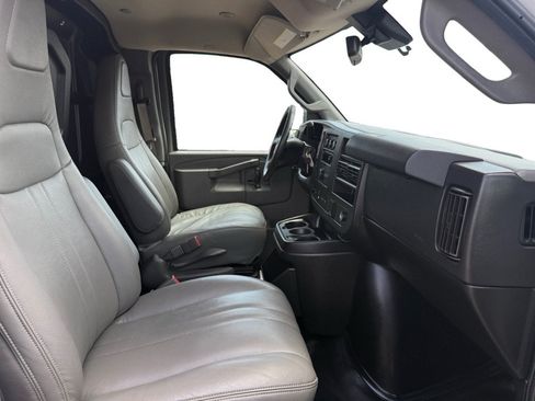 Used 2021 Chevrolet Express 3500 w/ Driver Convenience Package RWD image 12